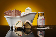 Load image into Gallery viewer, Jazzy’s Bath Time