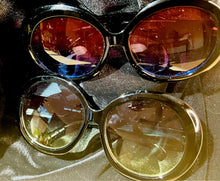 Load image into Gallery viewer, Sunglasses
